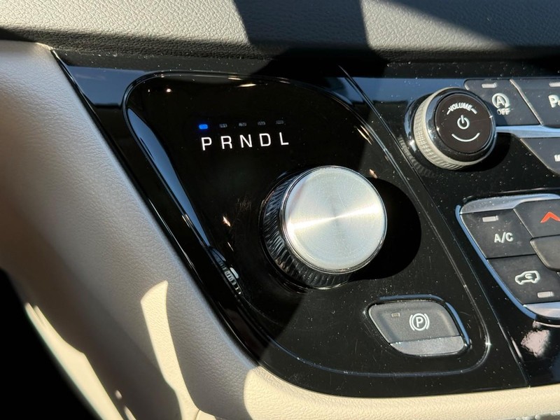 Chrysler Pacifica Vehicle Image 26