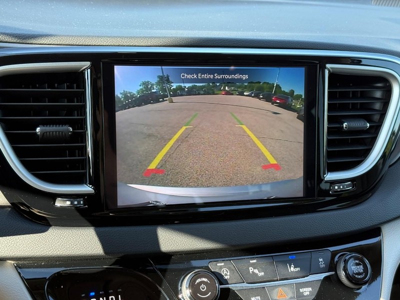 Chrysler Pacifica Vehicle Image 27