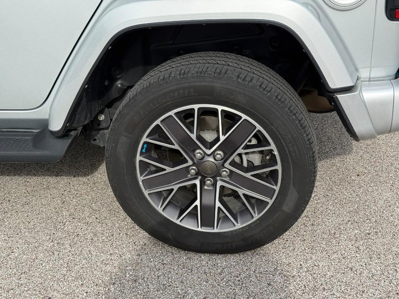 Jeep Wrangler 4xe Vehicle Full-screen Gallery Image 4