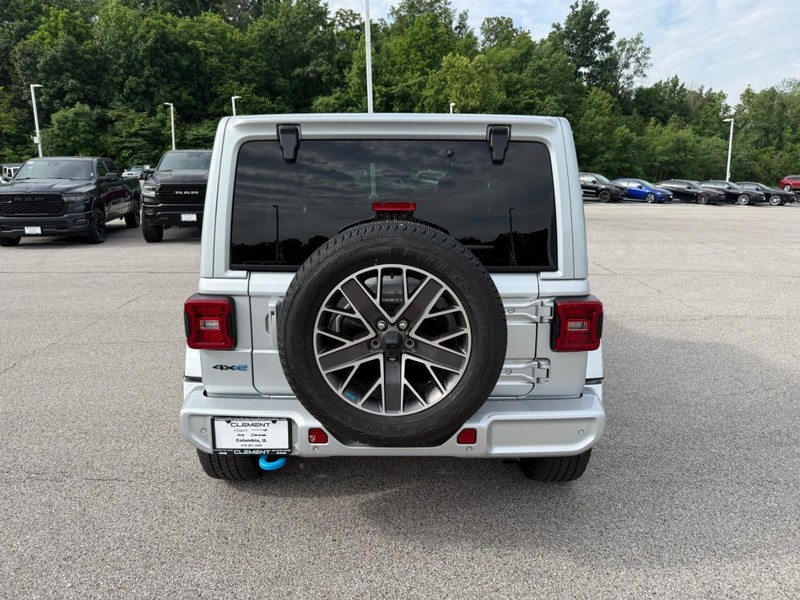 Jeep Wrangler 4xe Vehicle Full-screen Gallery Image 6