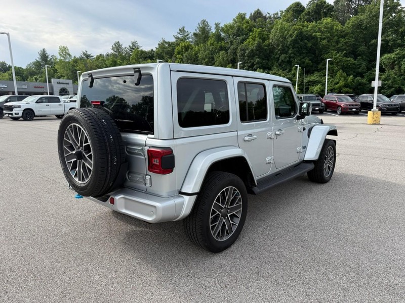 Jeep Wrangler 4xe Vehicle Full-screen Gallery Image 7