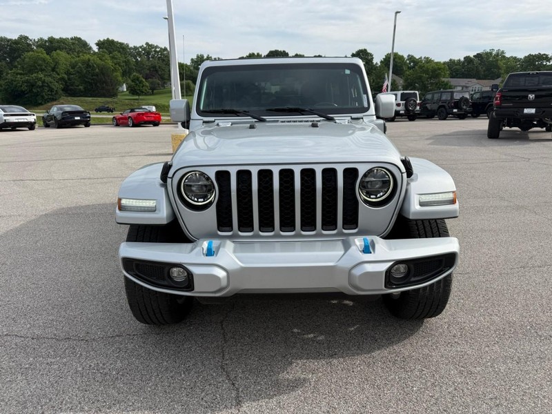 Jeep Wrangler 4xe Vehicle Full-screen Gallery Image 9