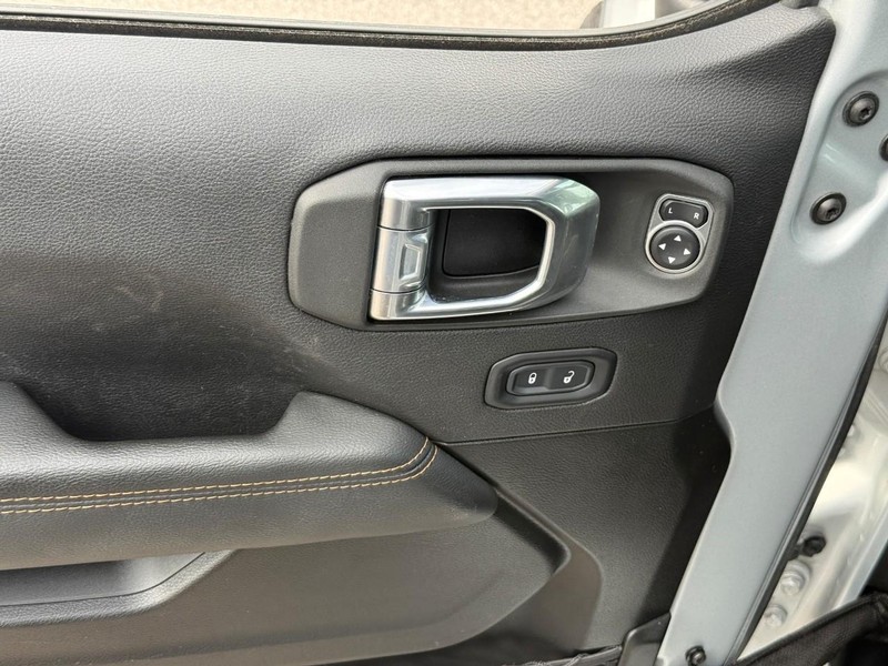 Jeep Wrangler 4xe Vehicle Full-screen Gallery Image 15