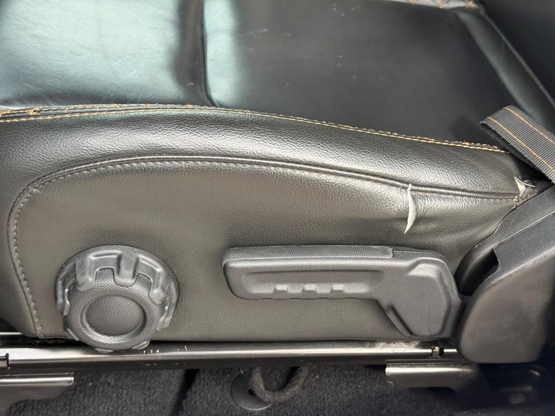 Jeep Wrangler 4xe Vehicle Full-screen Gallery Image 17