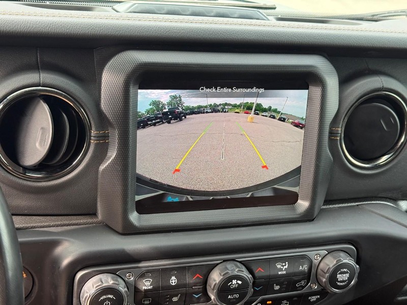 Jeep Wrangler 4xe Vehicle Full-screen Gallery Image 23
