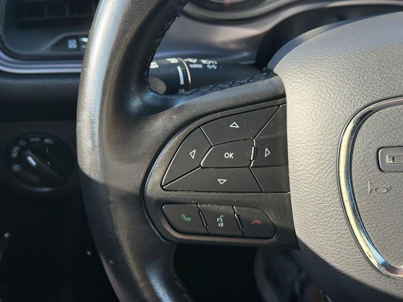 Dodge Challenger Vehicle Image 17