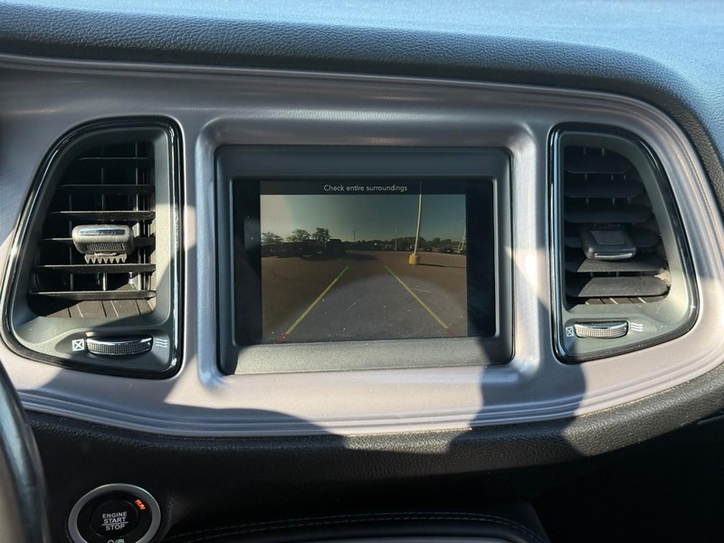 Dodge Challenger Vehicle Image 21