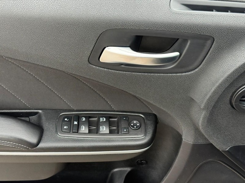 Dodge Charger Vehicle Image 18