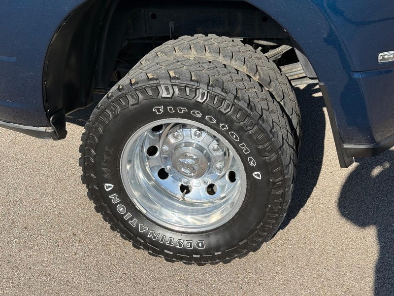 Ram 3500 Vehicle Full-screen Gallery Image 4