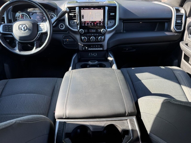 Ram 3500 Vehicle Full-screen Gallery Image 11