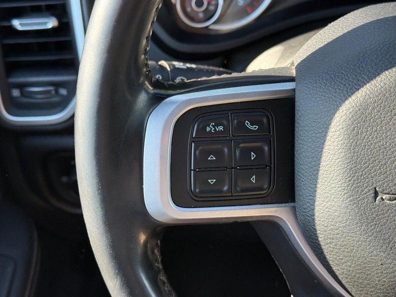 Ram 3500 Vehicle Full-screen Gallery Image 18