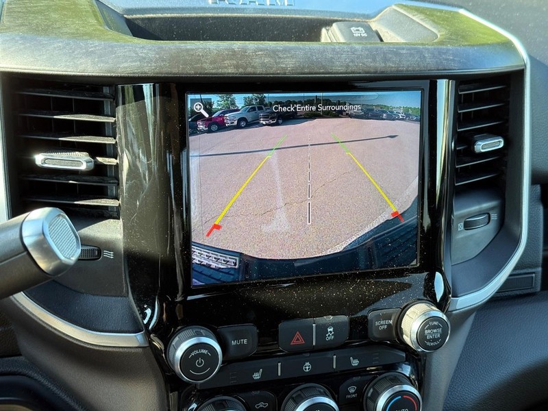 Ram 3500 Vehicle Full-screen Gallery Image 22