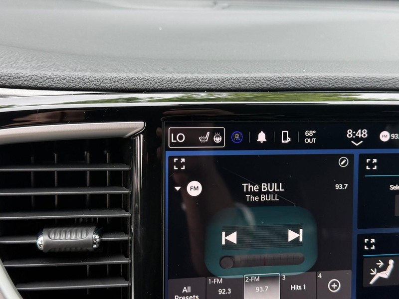 Chrysler Pacifica Vehicle Image 28