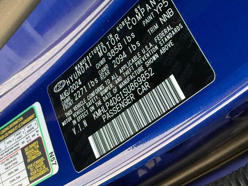 Hyundai Elantra Vehicle Image 27