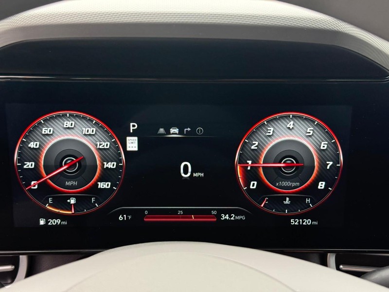 Hyundai Elantra Vehicle Image 21