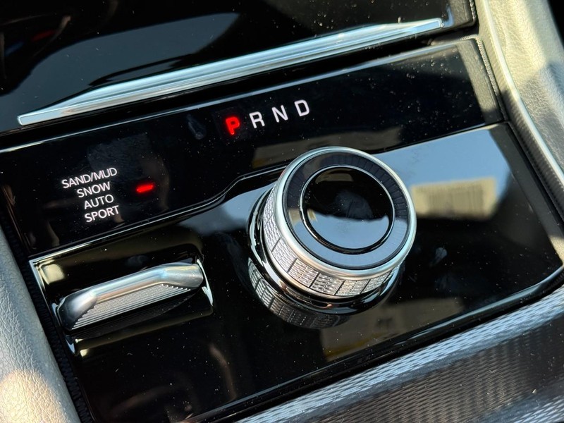 Jeep Grand Cherokee Vehicle Image 20