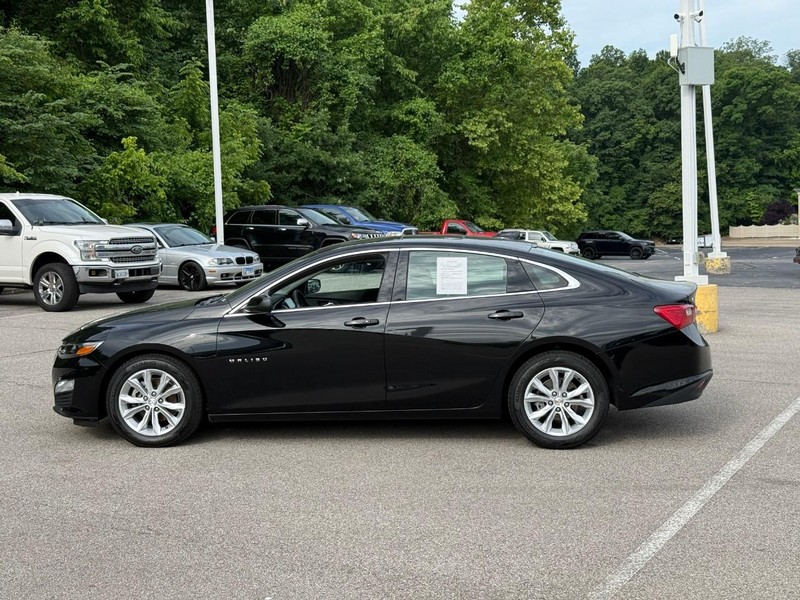 Chevrolet Malibu Vehicle Full-screen Gallery Image 2