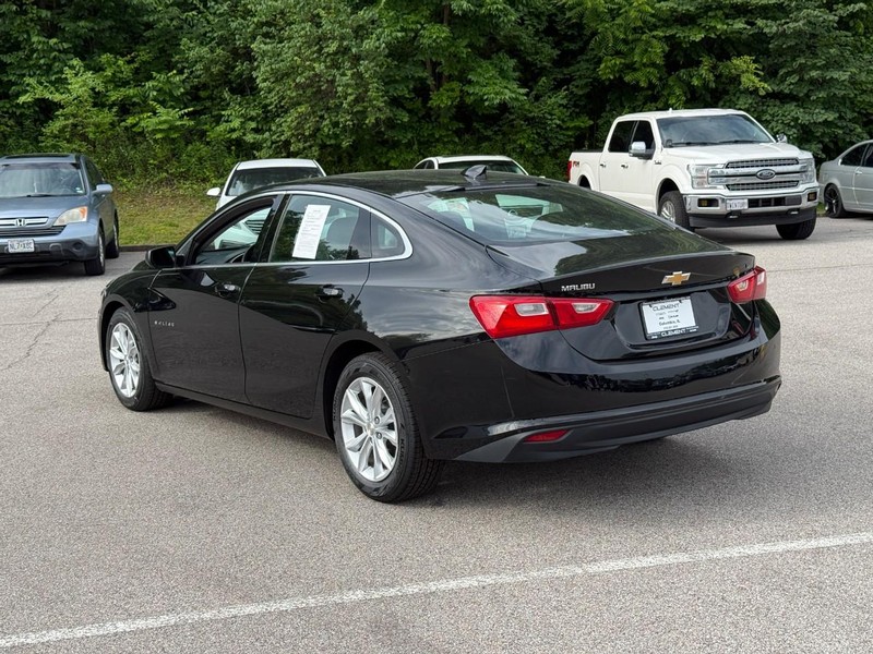 Chevrolet Malibu Vehicle Full-screen Gallery Image 3