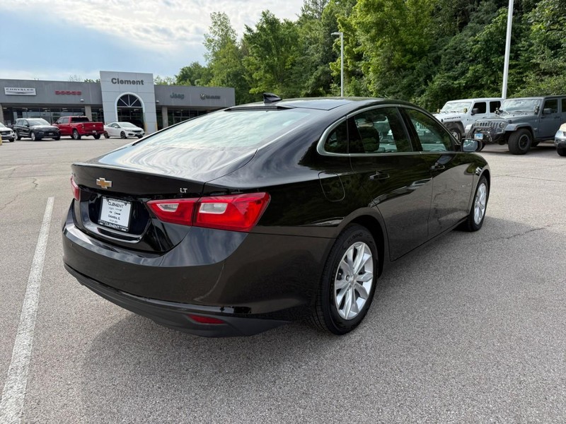 Chevrolet Malibu Vehicle Full-screen Gallery Image 7