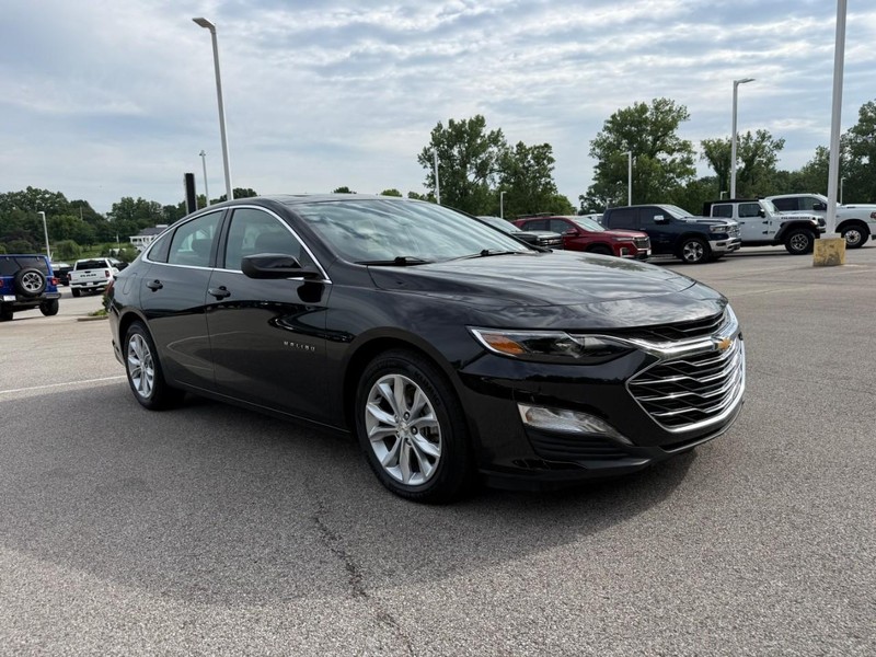 Chevrolet Malibu Vehicle Full-screen Gallery Image 8