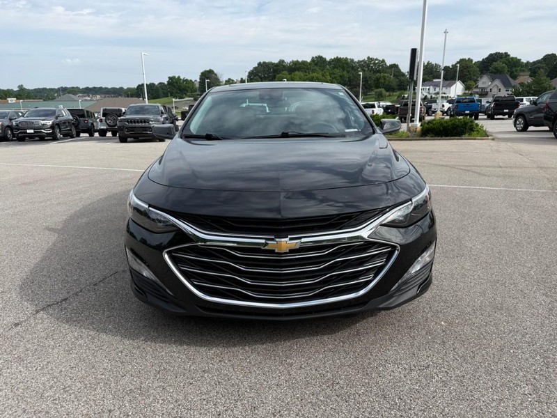 Chevrolet Malibu Vehicle Full-screen Gallery Image 9