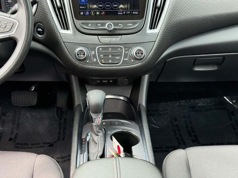 Chevrolet Malibu Vehicle Full-screen Gallery Image 14