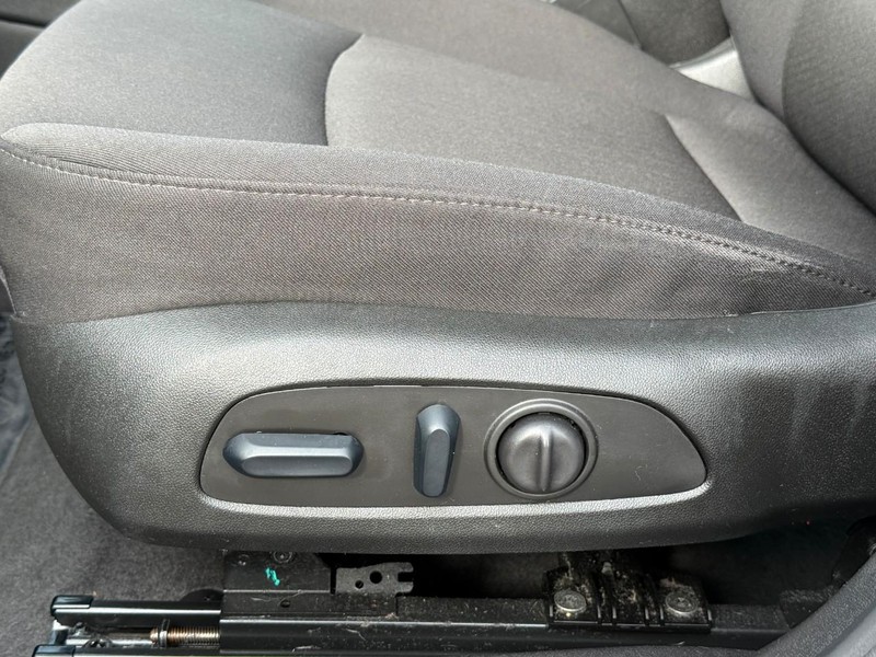 Chevrolet Malibu Vehicle Full-screen Gallery Image 17