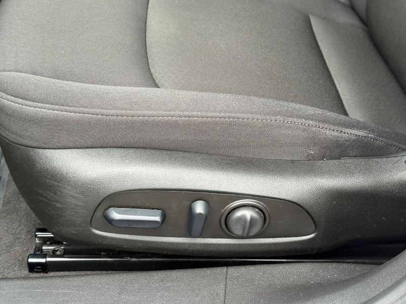 Chevrolet Malibu Vehicle Full-screen Gallery Image 20