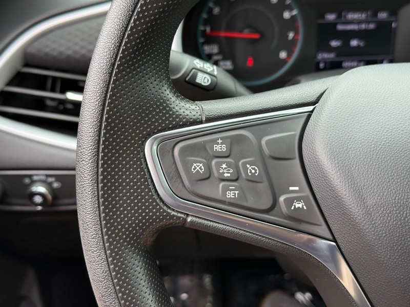 Chevrolet Malibu Vehicle Full-screen Gallery Image 21