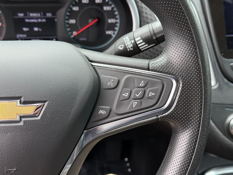 Chevrolet Malibu Vehicle Full-screen Gallery Image 22