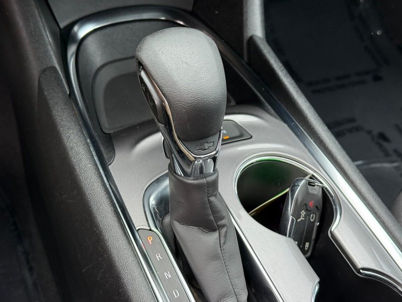 Chevrolet Malibu Vehicle Full-screen Gallery Image 24