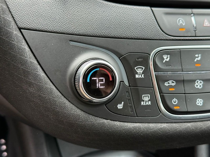 Chevrolet Malibu Vehicle Full-screen Gallery Image 25