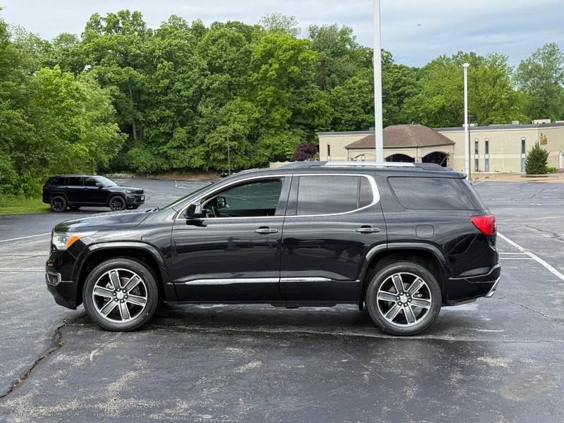 GMC Acadia Vehicle Image 03
