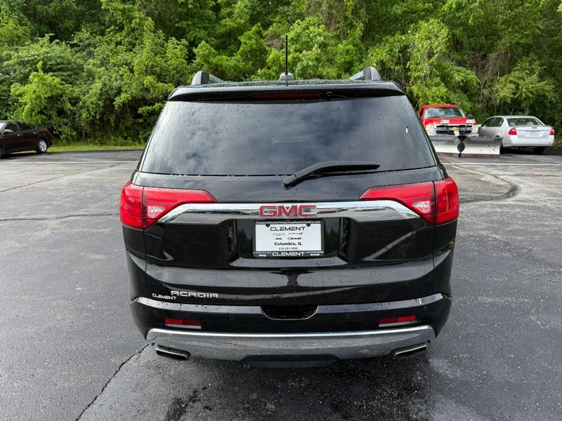 GMC Acadia Vehicle Image 08