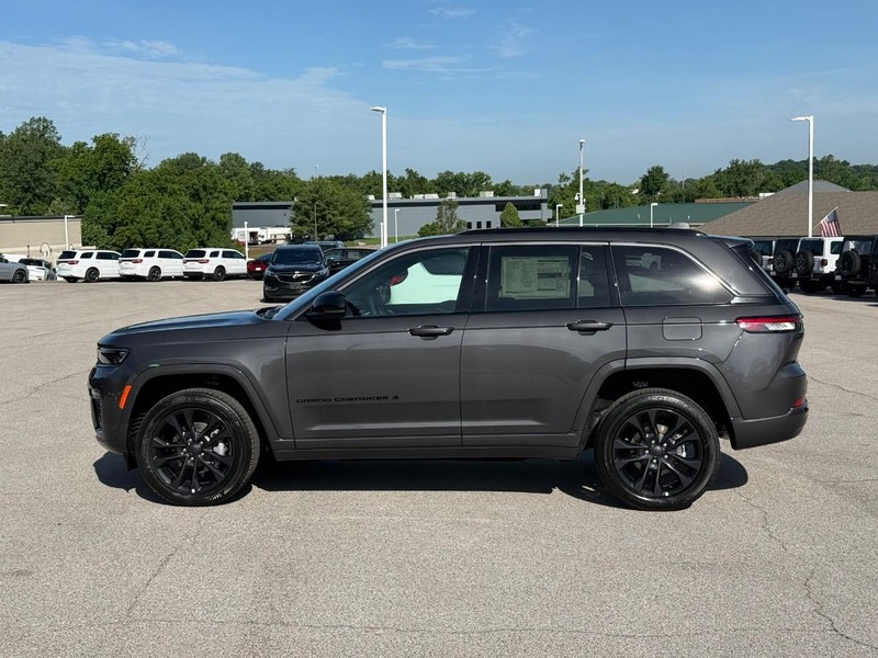 Jeep Grand Cherokee Vehicle Image 03
