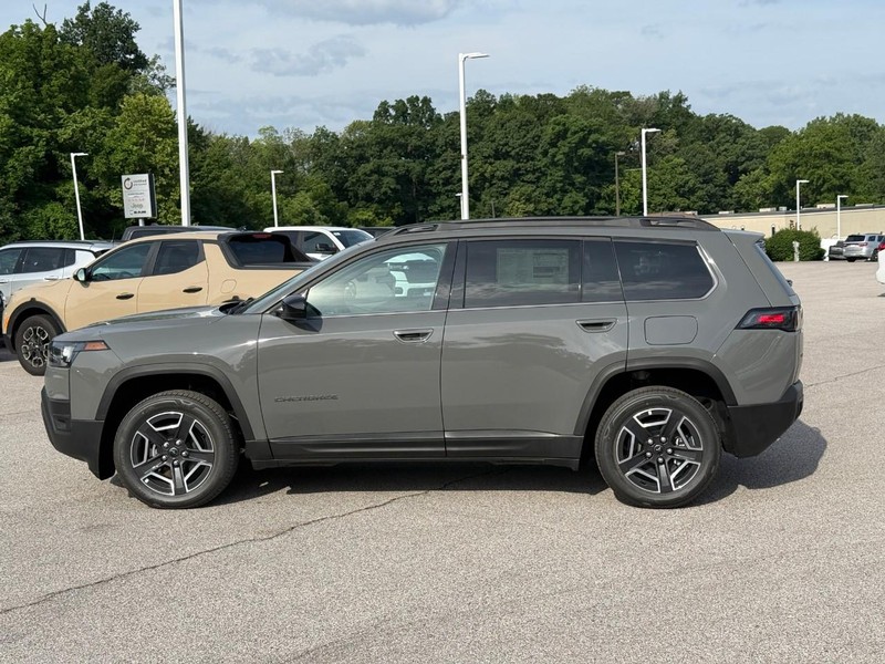 Jeep Cherokee Vehicle Full-screen Gallery Image 2