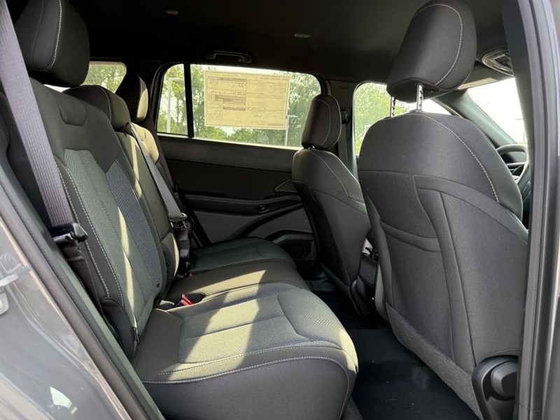 Jeep Cherokee Vehicle Full-screen Gallery Image 5
