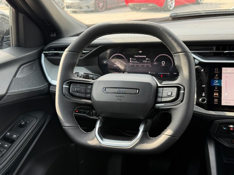 Jeep Cherokee Vehicle Full-screen Gallery Image 7