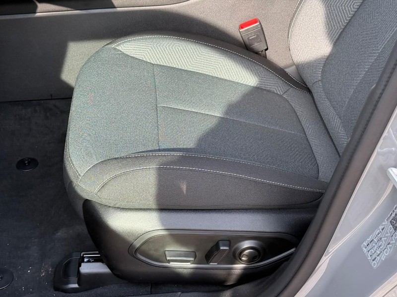 Jeep Cherokee Vehicle Full-screen Gallery Image 11