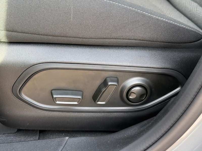 Jeep Cherokee Vehicle Full-screen Gallery Image 12