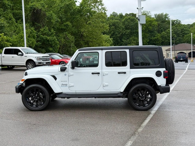 Jeep Wrangler 4xe Vehicle Full-screen Gallery Image 2