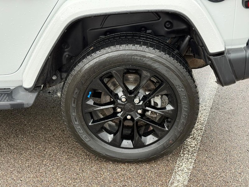 Jeep Wrangler 4xe Vehicle Full-screen Gallery Image 4