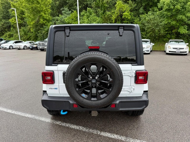 Jeep Wrangler 4xe Vehicle Full-screen Gallery Image 6
