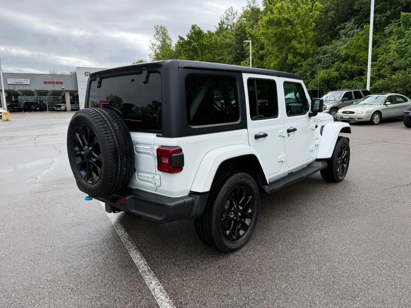 Jeep Wrangler 4xe Vehicle Full-screen Gallery Image 7