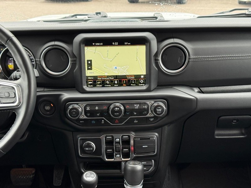Jeep Wrangler 4xe Vehicle Full-screen Gallery Image 13