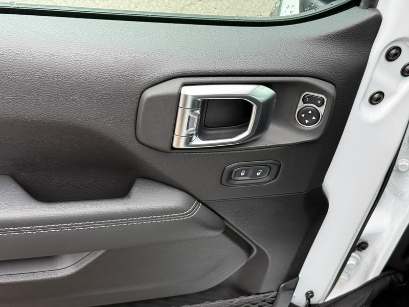 Jeep Wrangler 4xe Vehicle Full-screen Gallery Image 15