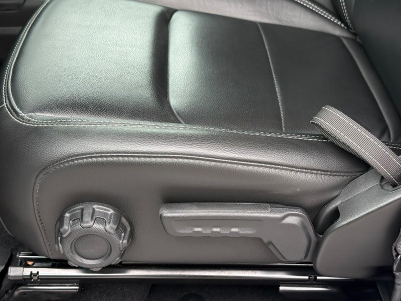 Jeep Wrangler 4xe Vehicle Full-screen Gallery Image 17