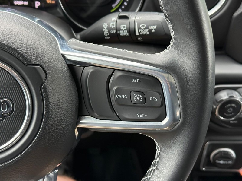 Jeep Wrangler 4xe Vehicle Full-screen Gallery Image 19