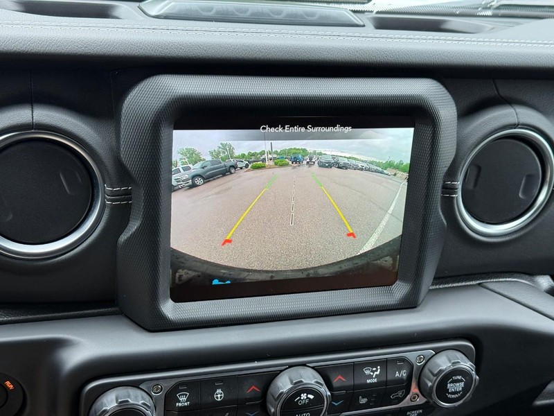 Jeep Wrangler 4xe Vehicle Full-screen Gallery Image 23