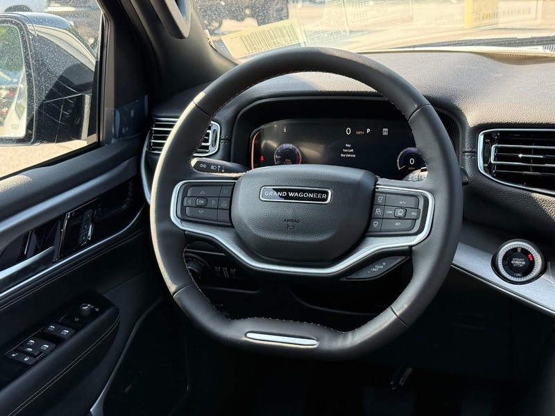 Jeep Grand Wagoneer Vehicle Full-screen Gallery Image 8